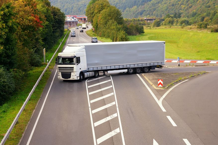 Wide-Turn Truck Accident Attorneys in Albany, NY 